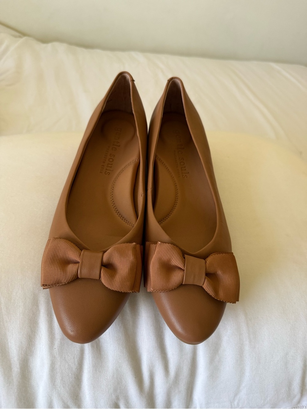 Keneth cole gentle souls flats in Camel